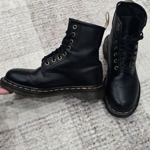 Dr Martens 14045 Black Vegan Leather Black Sz Mens 6 Womens 7 Lace Up Boots